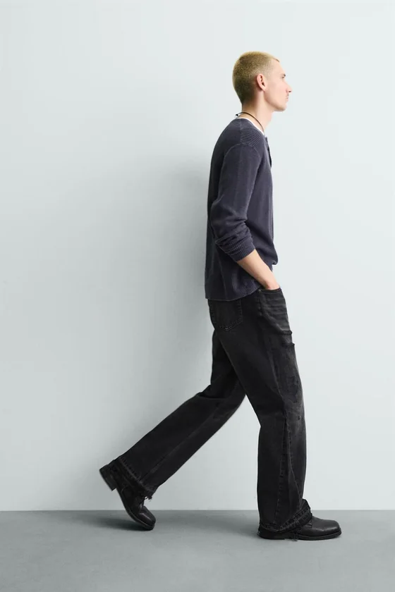 ДЖИНСЫ FLARE FIT С РАЗРЕЗАМИ
