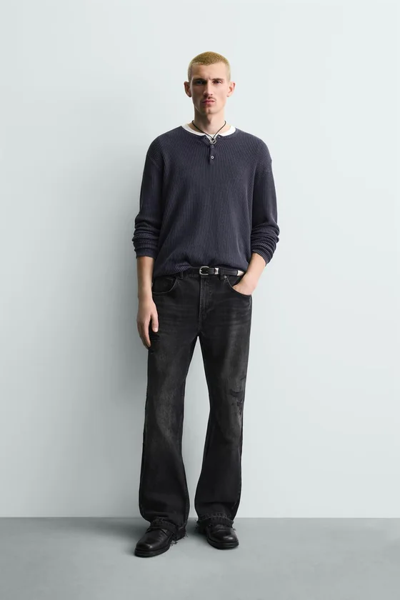 ДЖИНСЫ FLARE FIT С РАЗРЕЗАМИ