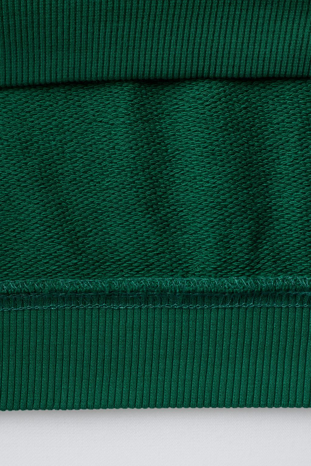 КОМПЛЕКТ ИЗ ТОЛСТОВКИ И БРЮК-ДЖОГГЕРОВ С НАШИВКОЙ