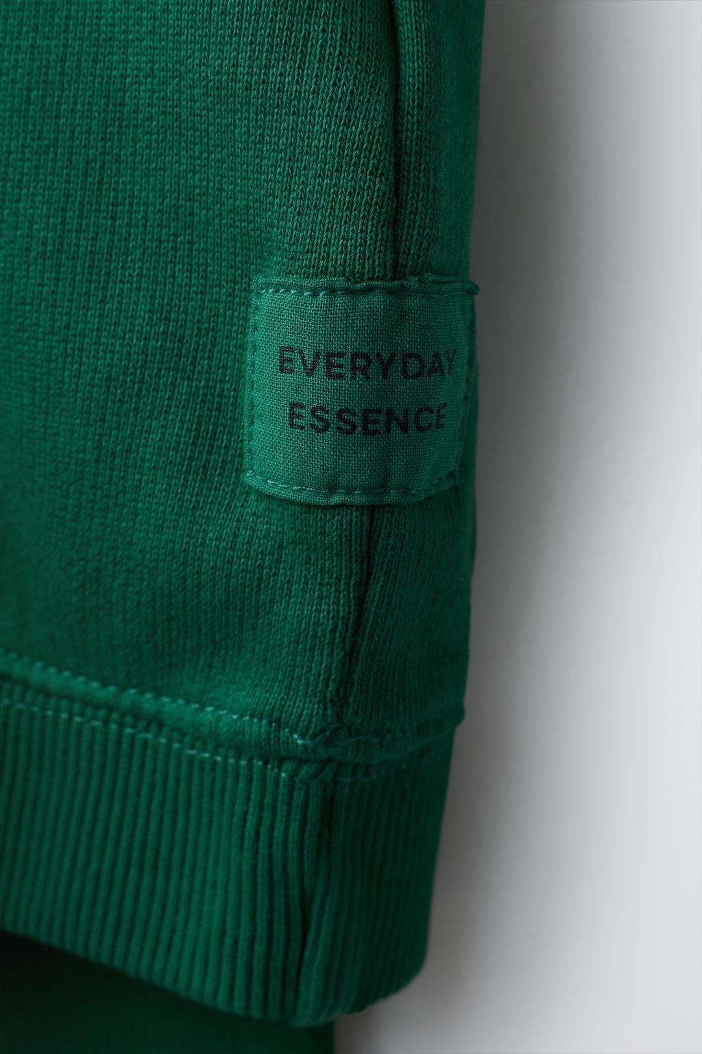 КОМПЛЕКТ ИЗ ТОЛСТОВКИ И БРЮК-ДЖОГГЕРОВ С НАШИВКОЙ