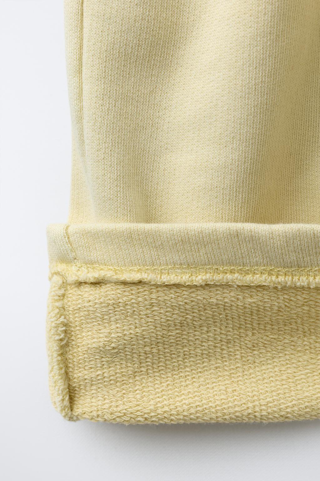 КОМПЛЕКТ ИЗ ТОЛСТОВКИ И БРЮК WIDE LEG С НАШИВКОЙ