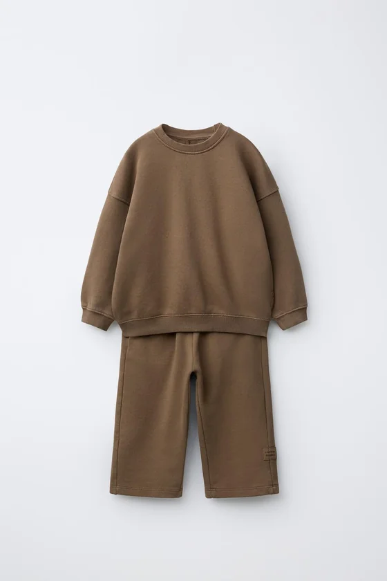 КОМПЛЕКТ ИЗ ТОЛСТОВКИ И БРЮК WIDE LEG С НАШИВКОЙ
