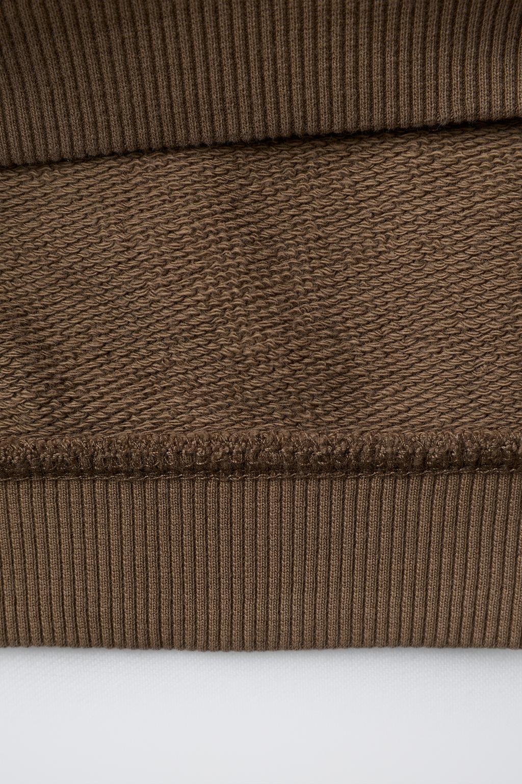 КОМПЛЕКТ ИЗ ТОЛСТОВКИ И БРЮК WIDE LEG С НАШИВКОЙ