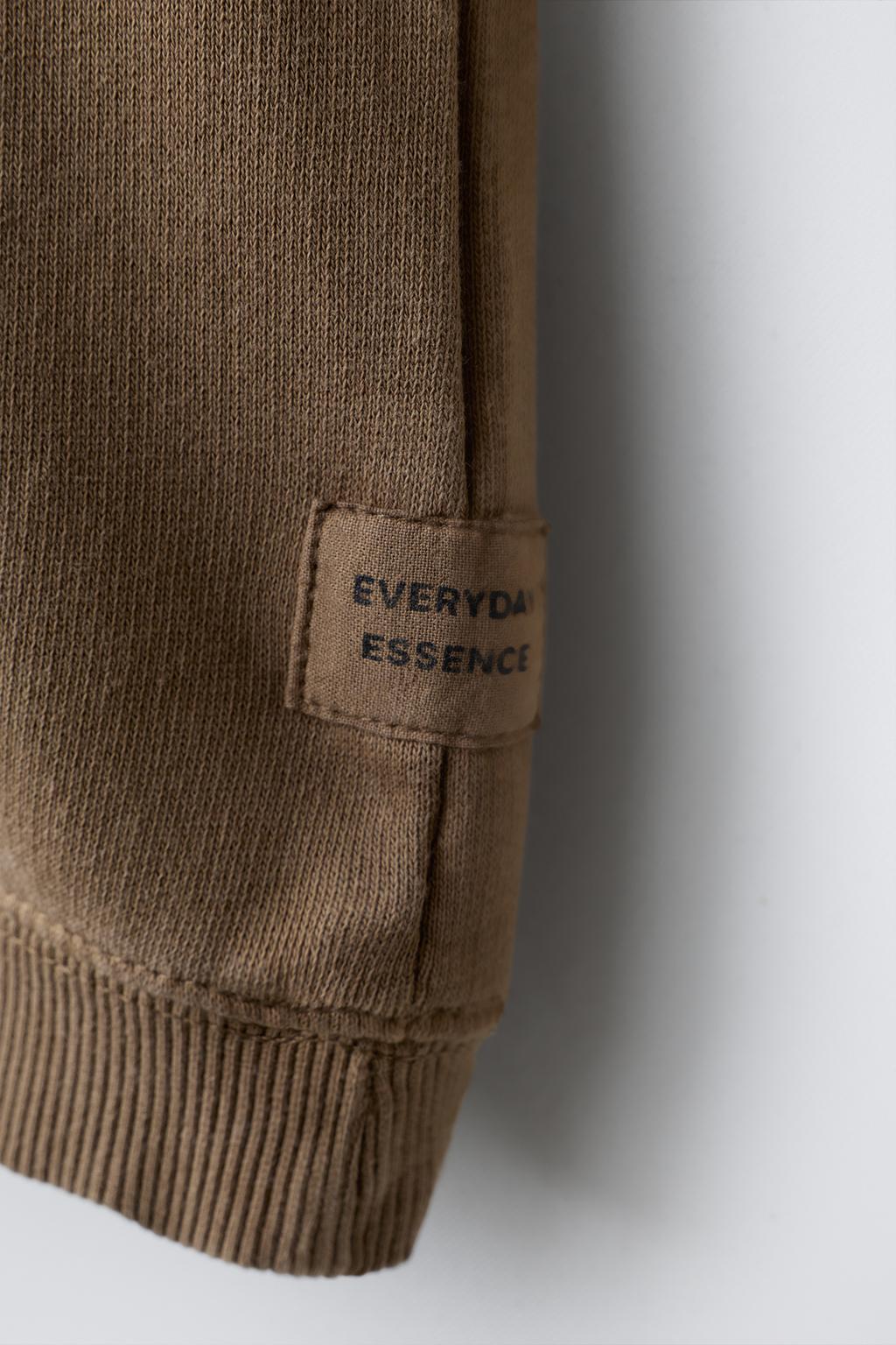 КОМПЛЕКТ ИЗ ТОЛСТОВКИ И БРЮК WIDE LEG С НАШИВКОЙ