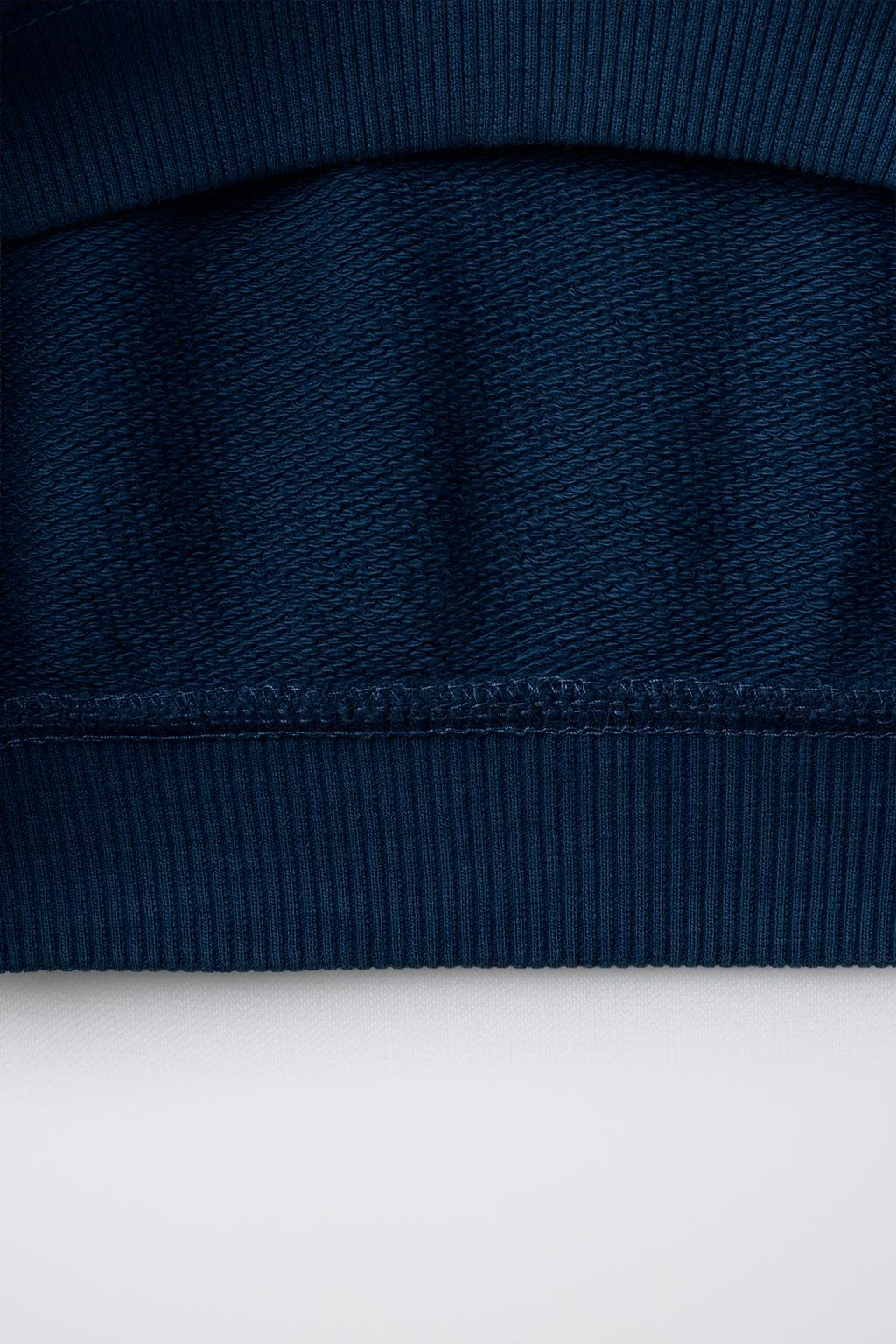 КОМПЛЕКТ ИЗ ТОЛСТОВКИ И БРЮК-ДЖОГГЕРОВ С НАШИВКОЙ