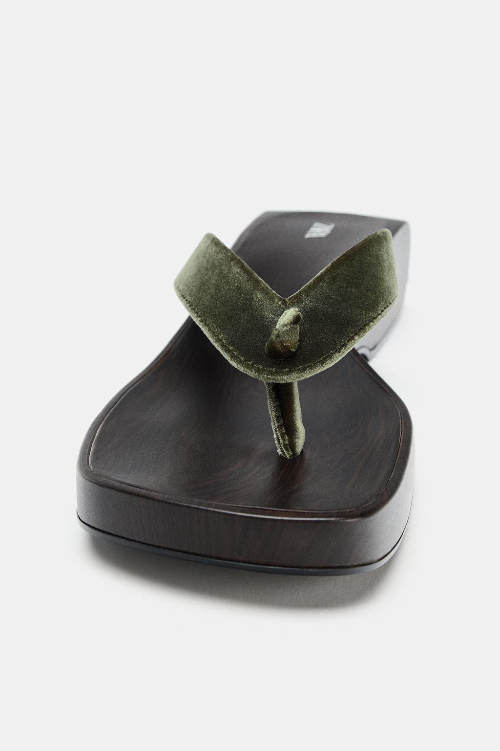 БАРХАТИСТЫЕ БОСОНОЖКИ НА ТАНКЕТКЕ