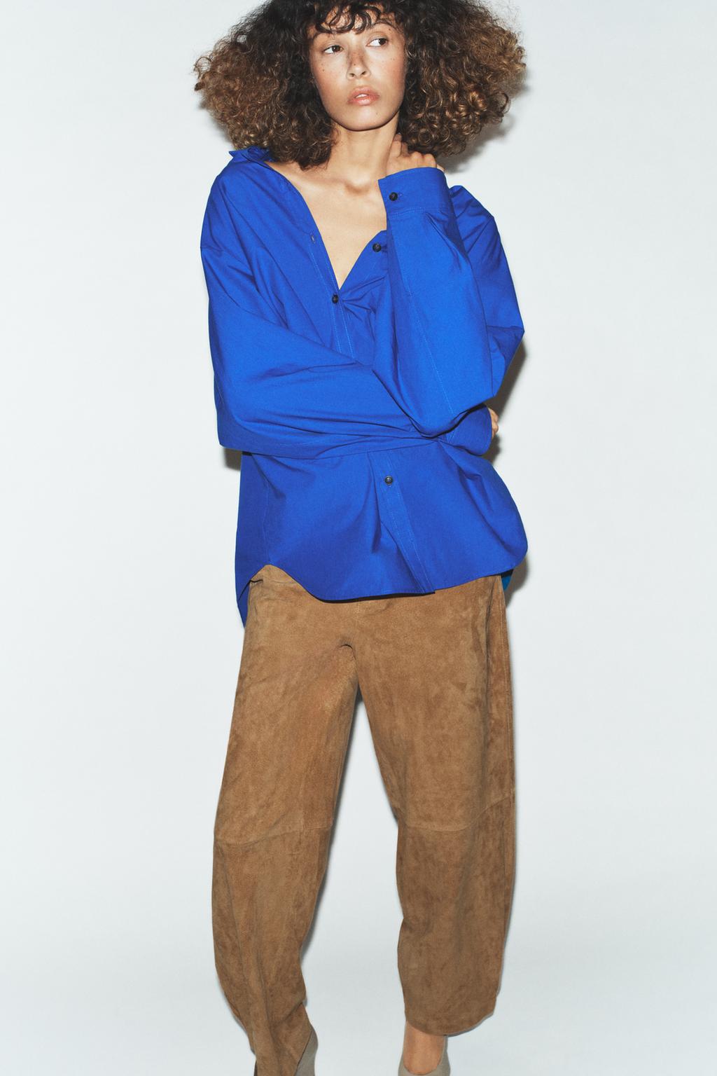 РУБАШКА ИЗ ПОПЛИНА С БОКОВЫМИ ВЫТАЧКАМИ