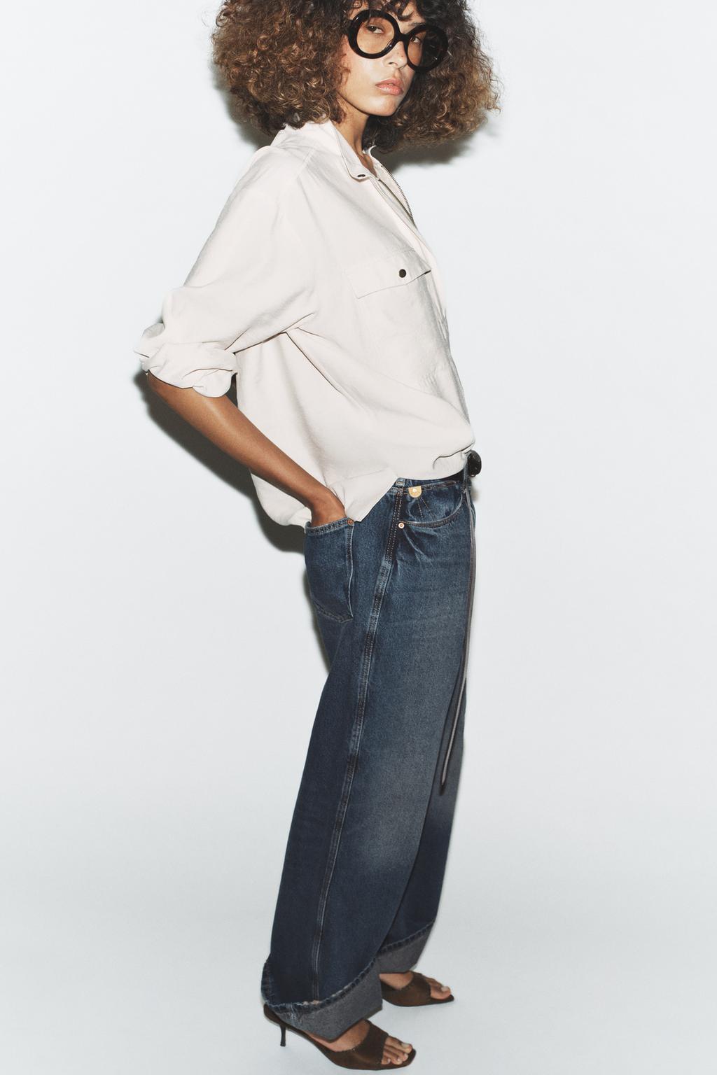 СТРУЯЩАЯСЯ РУБАШКА С ВЫСОКИМ ВОРОТНИКОМ