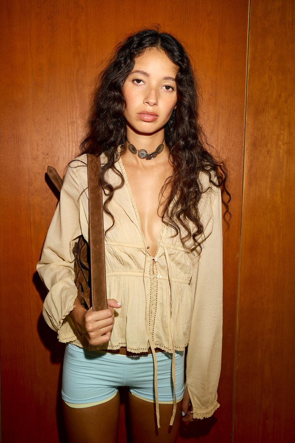 РУБАШКА ИЗ ГАЗА С ВЫШИВКОЙ