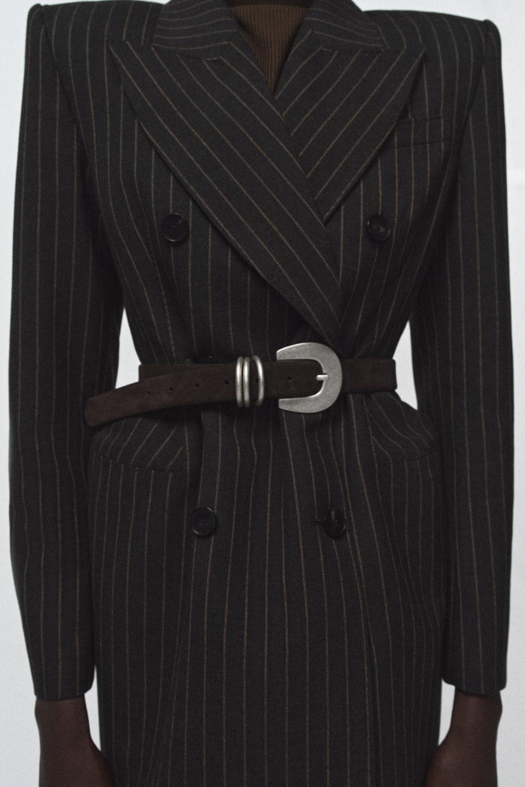 РЕМЕНЬ ИЗ 100% ЗАМШИ С ТРОЙНОЙ ШЛЕВКОЙ