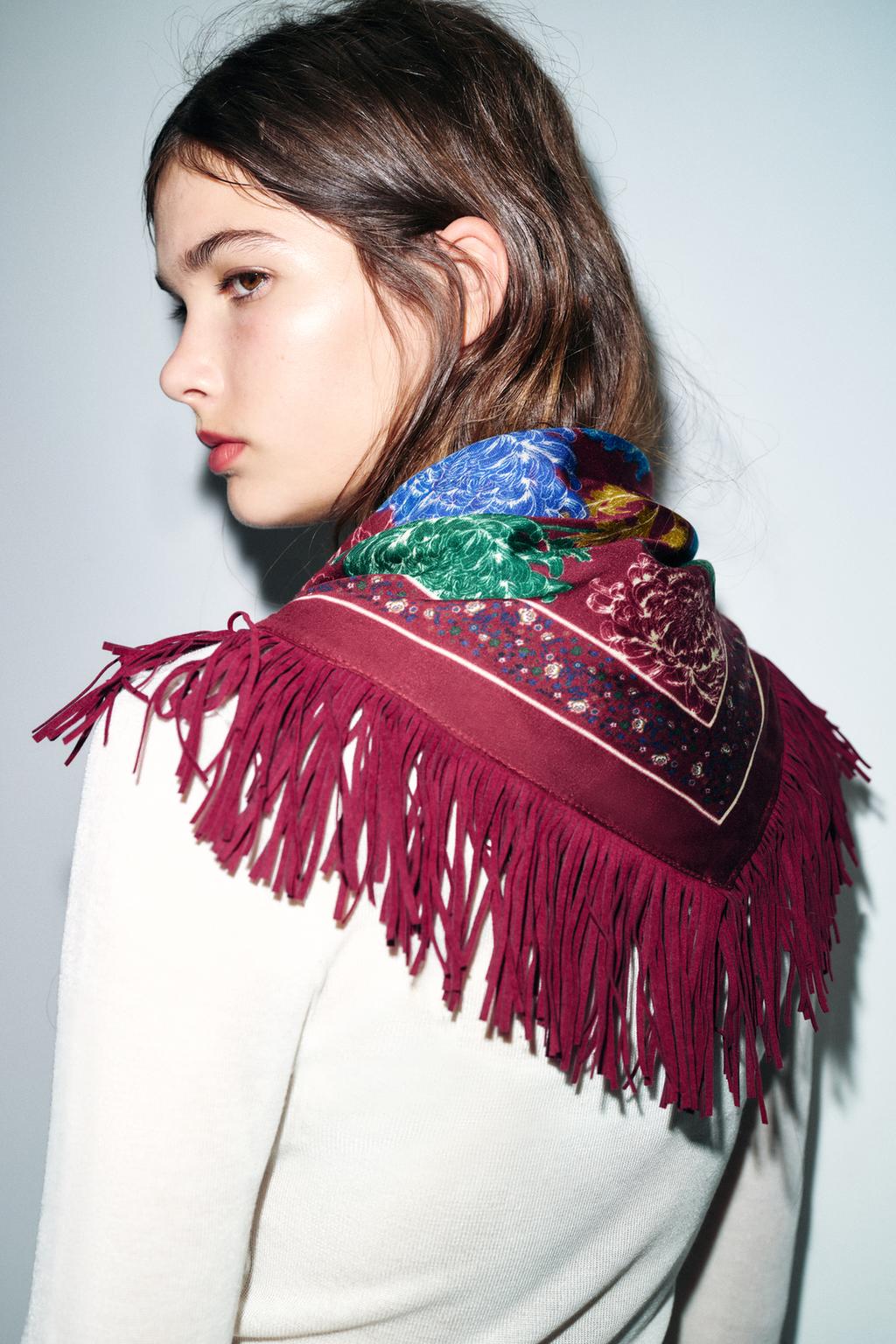 ПЛАТОК С ШЕЛКОВЫМ ПРИНТОМ