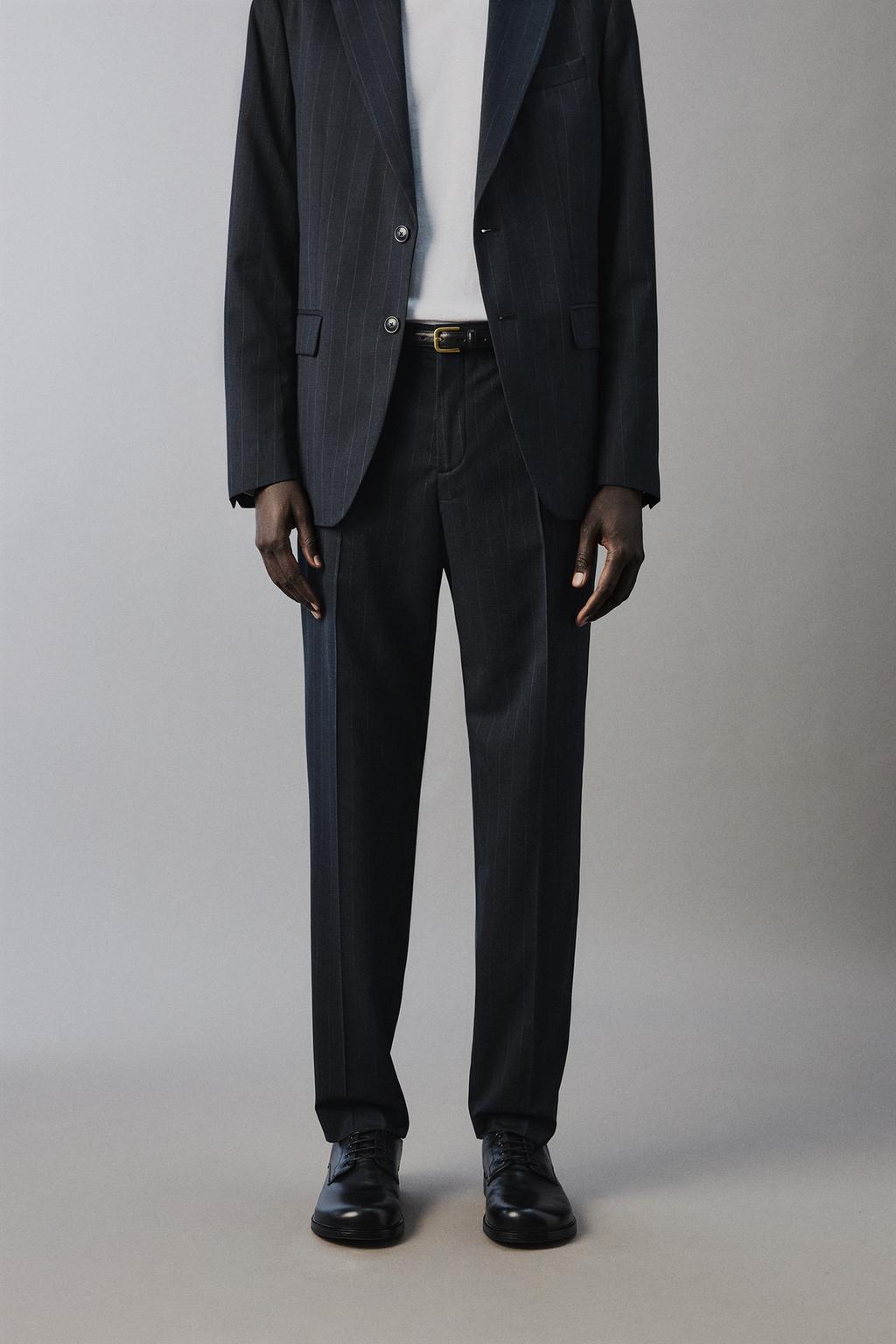 КОСТЮМНЫЕ БРЮКИ В ТОНКУЮ ПОЛОСКУ