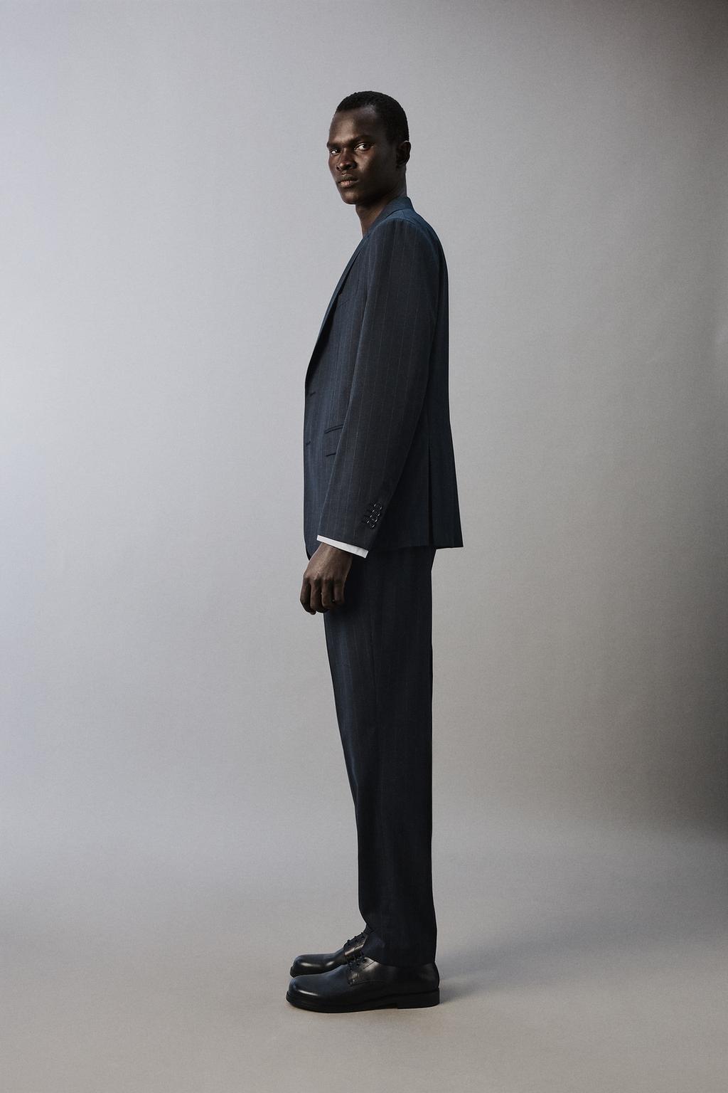 КОСТЮМНЫЕ БРЮКИ В ТОНКУЮ ПОЛОСКУ