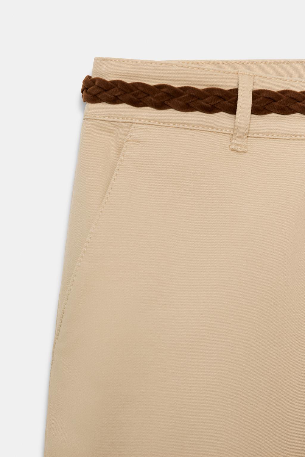 БРЮКИ ЧИНОС С ПЛЕТЕНЫМ РЕМНЕМ