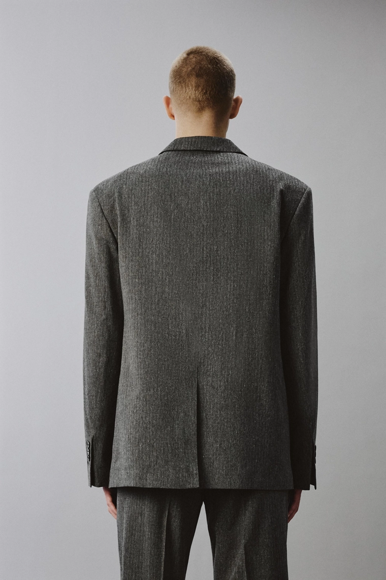 Полуприлегающий пиджак в полоску с двубортной застежкой