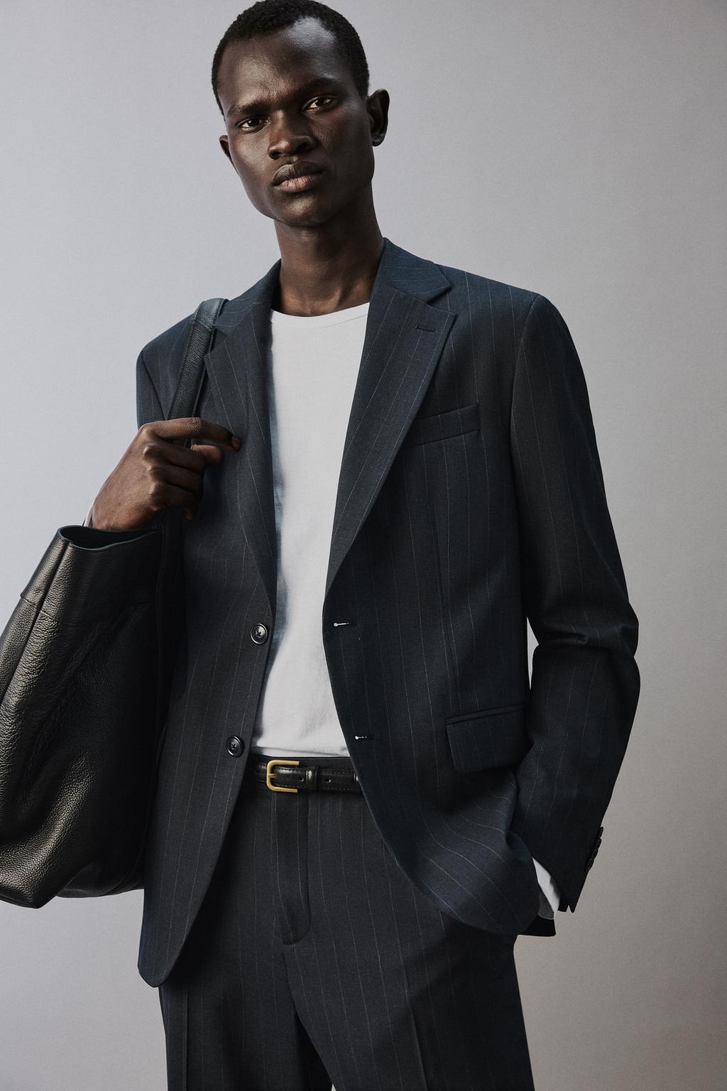 КОСТЮМНЫЙ БЛЕЙЗЕР В ТОНКУЮ ПОЛОСКУ