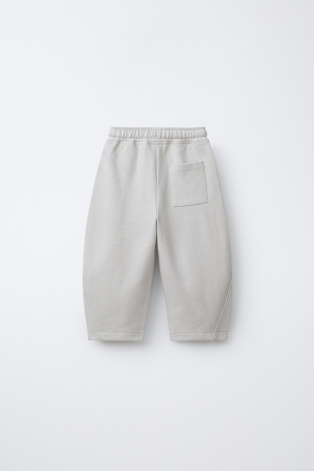 БРЮКИ BARREL ИЗ МЯГКОЙ ТКАНИ С НАШИВКОЙ