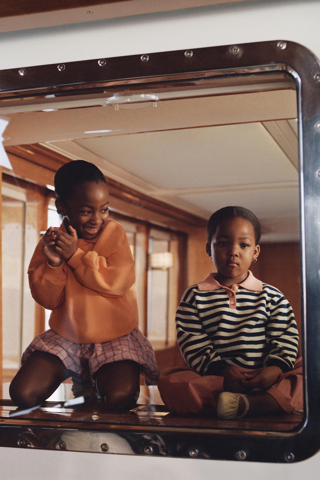 ZARA TIMELESS - ОДНОТОННАЯ ТОЛСТОВКА