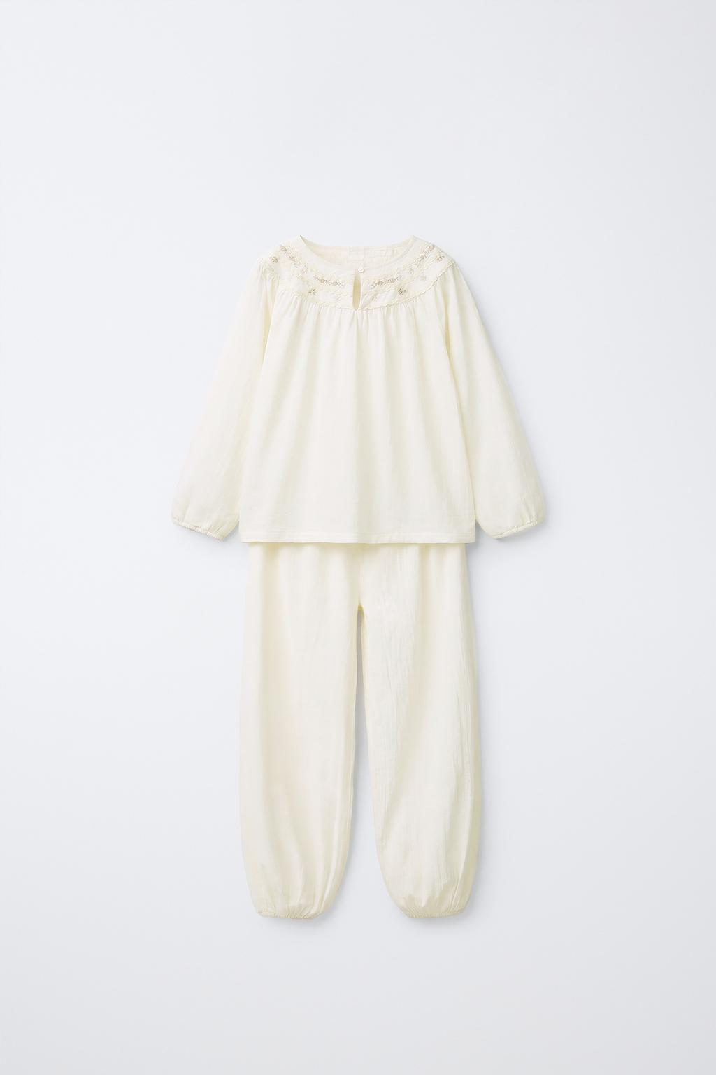 2-6 ЛЕТ/ПИЖАМА С ВЫШИВКОЙ «ЦВЕТЫ»