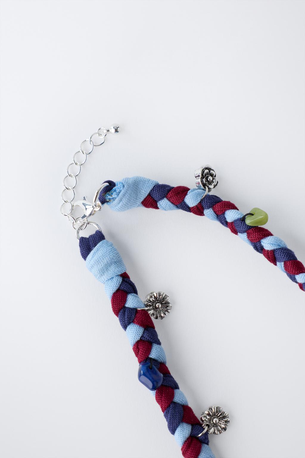 ПЛЕТЕНОЕ ОЖЕРЕЛЬЕ С ПОДВЕСКАМИ В ВИДЕ ЦВЕТОВ