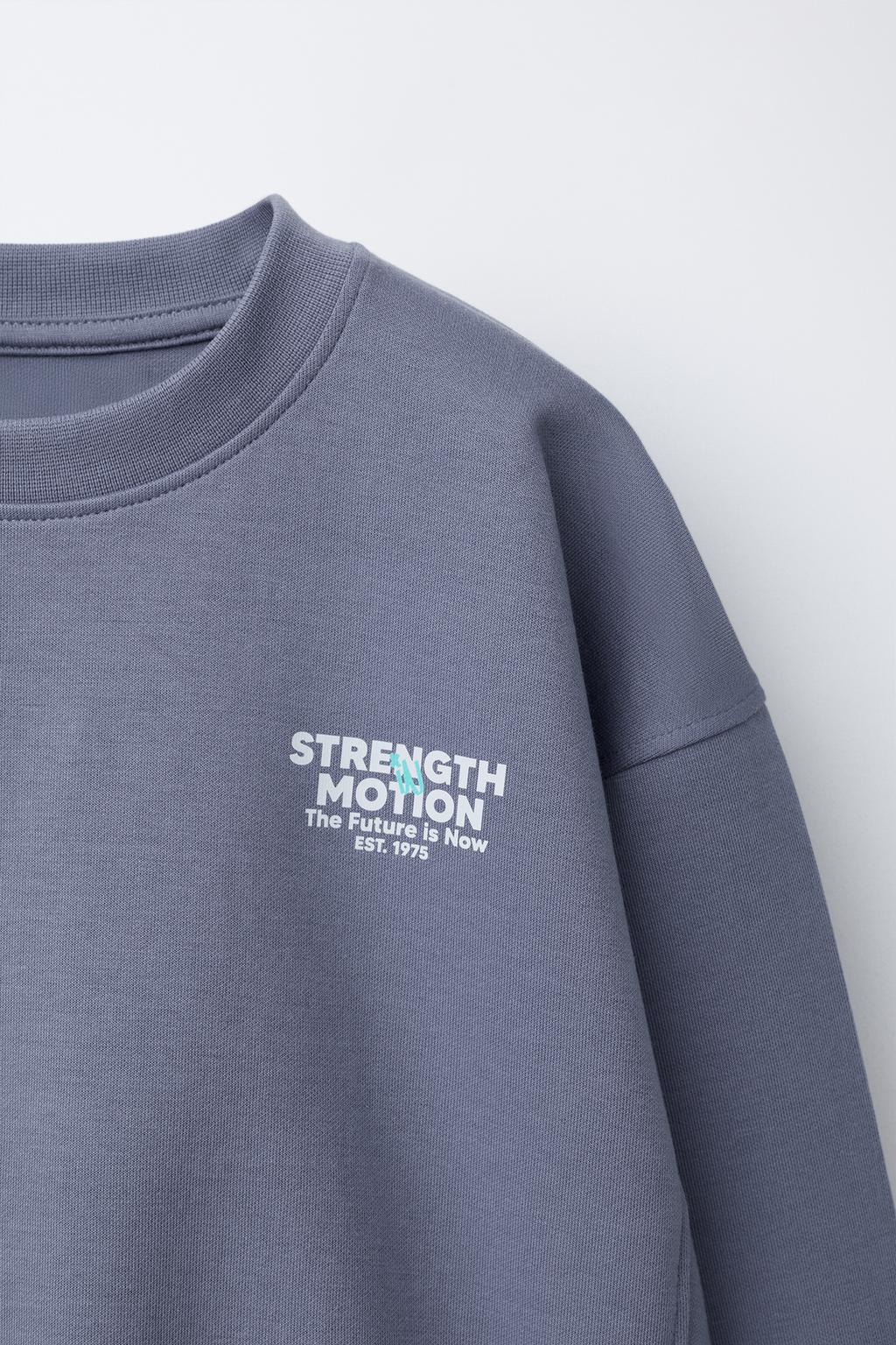 КОМПЛЕКТ ИЗ ТОЛСТОВКИ И БРЮК-ДЖОГГЕРОВ С НАДПИСЬЮ