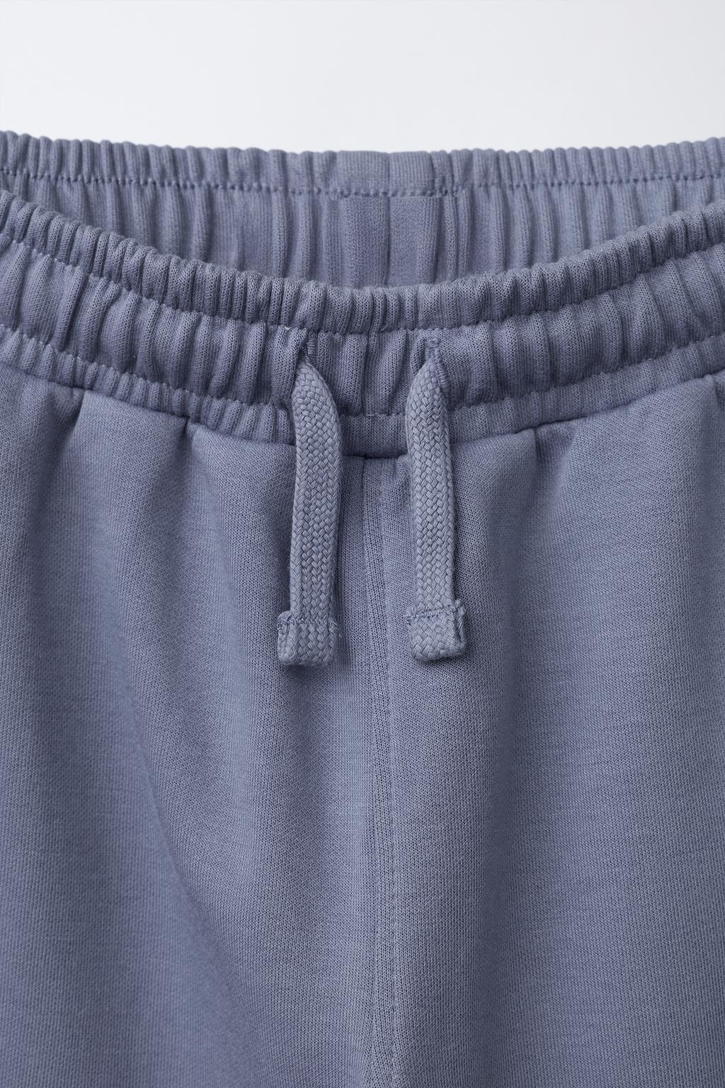 КОМПЛЕКТ ИЗ ТОЛСТОВКИ И БРЮК-ДЖОГГЕРОВ С НАДПИСЬЮ