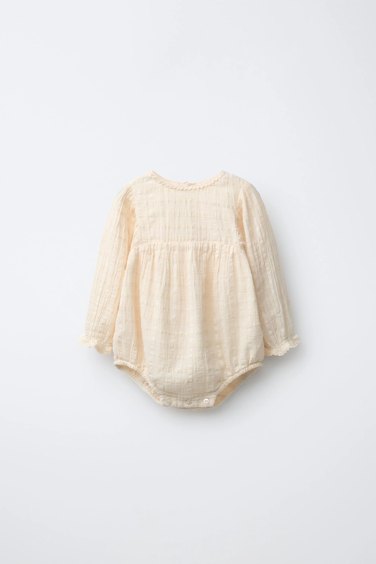 Комбинезон с текстурой