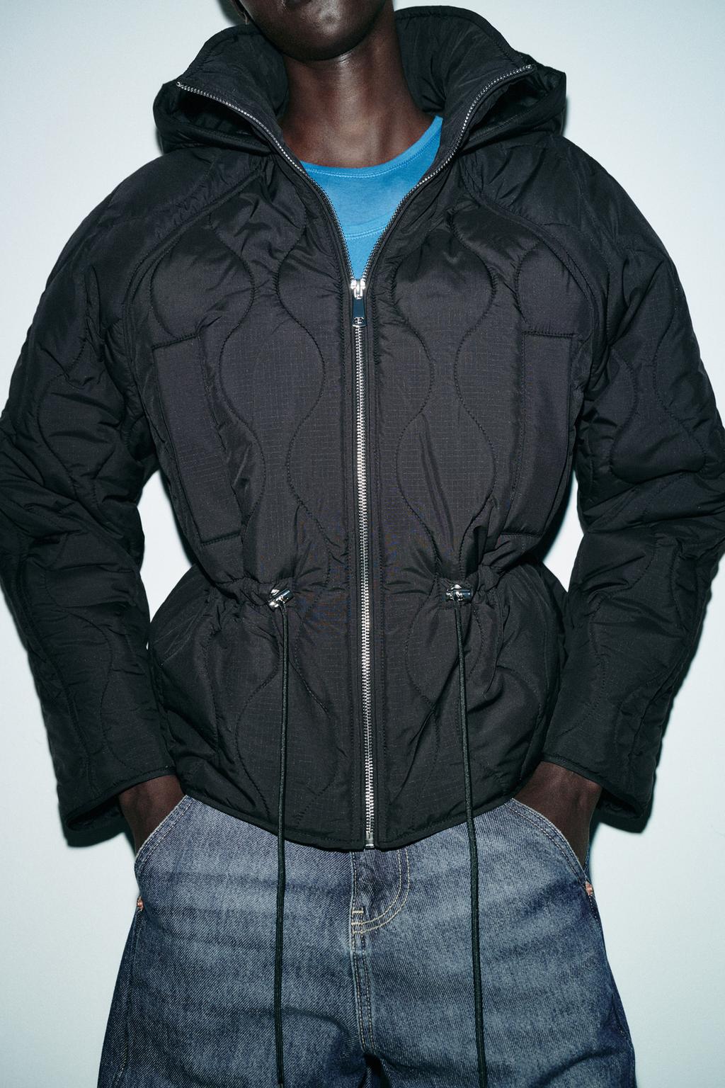 СТЕГАНАЯ КУРТКА С КАПЮШОНОМ