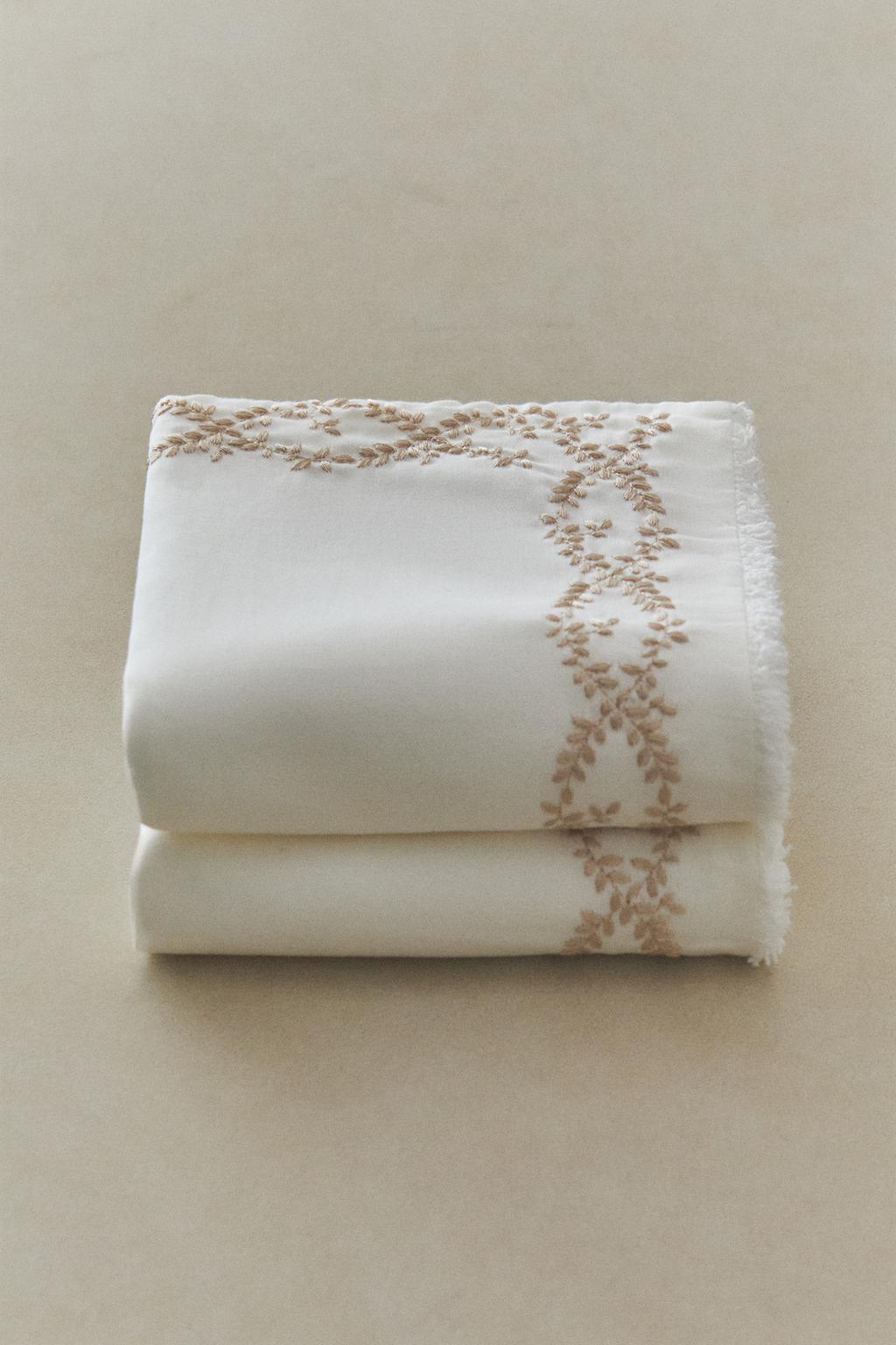 Набор гостевых полотенец с вышивкой растений (набор из 2)