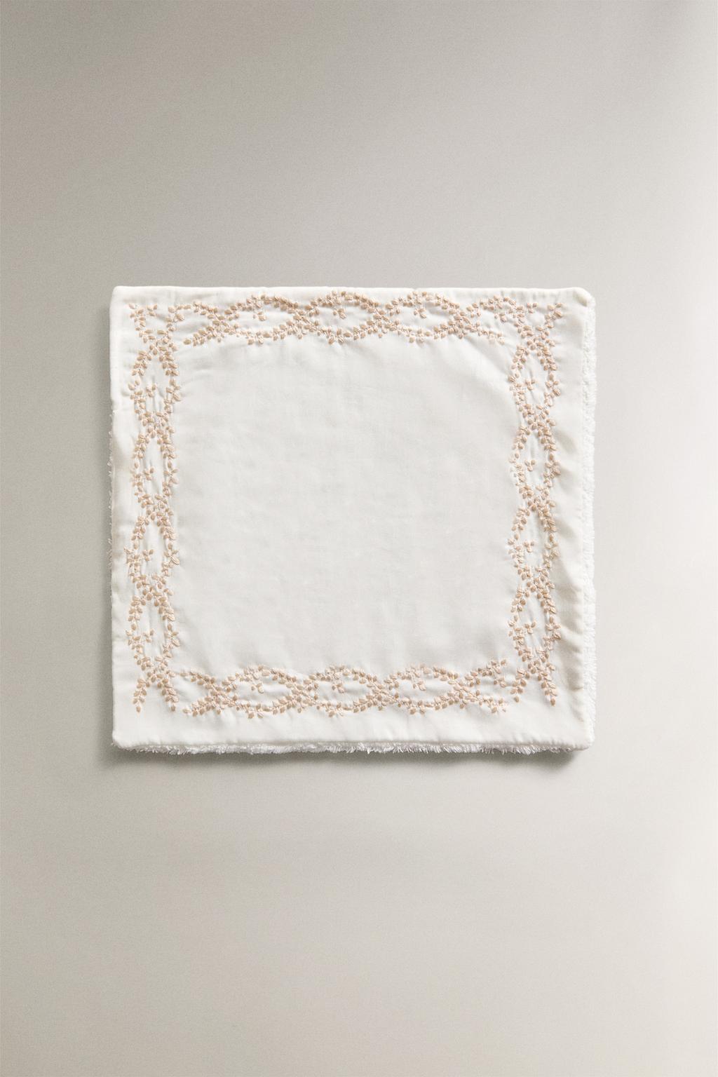 Набор гостевых полотенец с вышивкой растений (набор из 2)