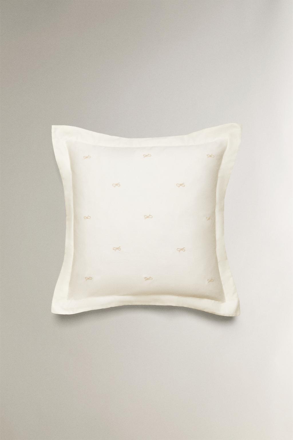 Наволочка из хлопкового сатина с бантами (300 нитей)