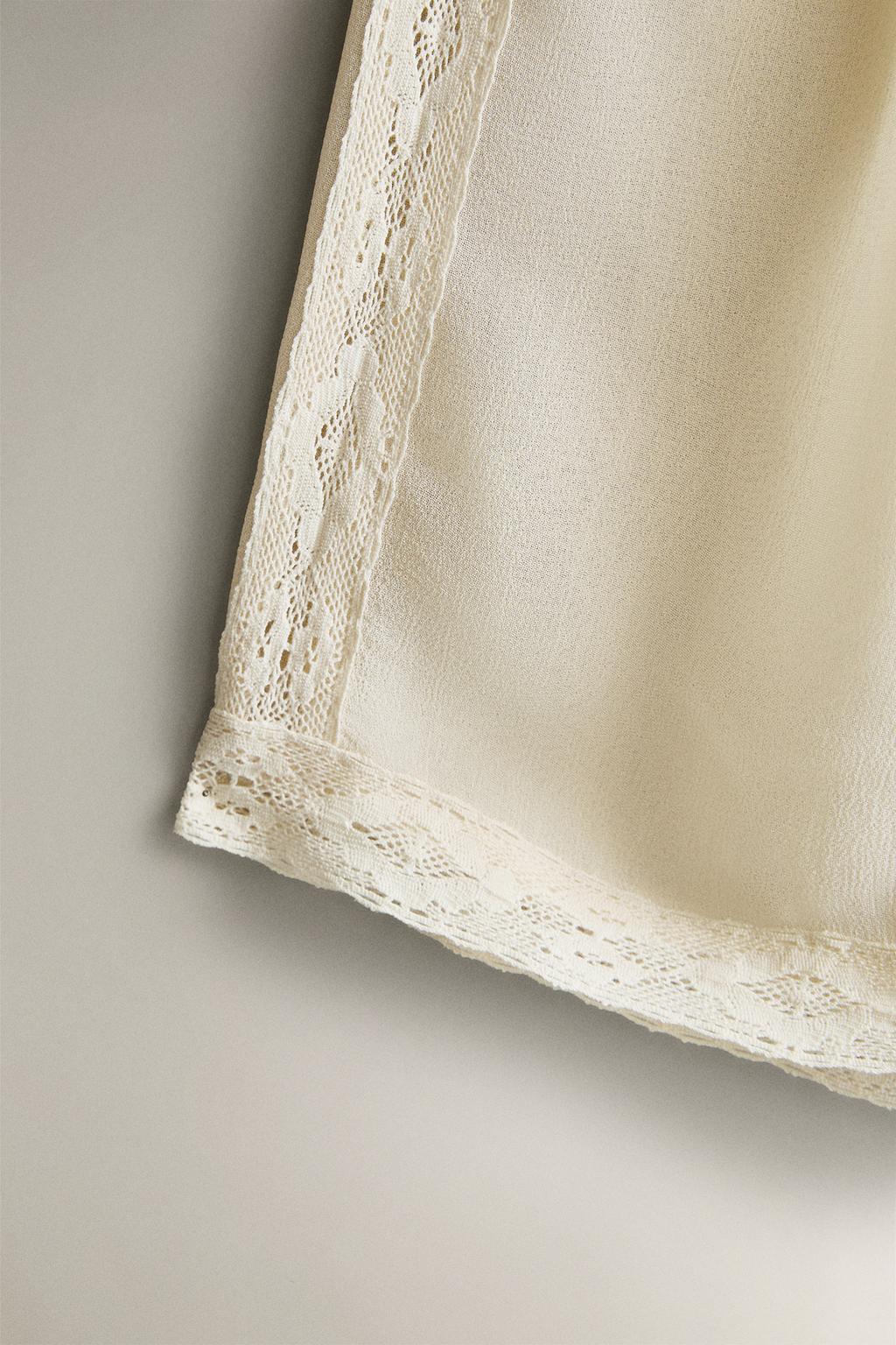 Шорты из хлопка с кружевными вставками