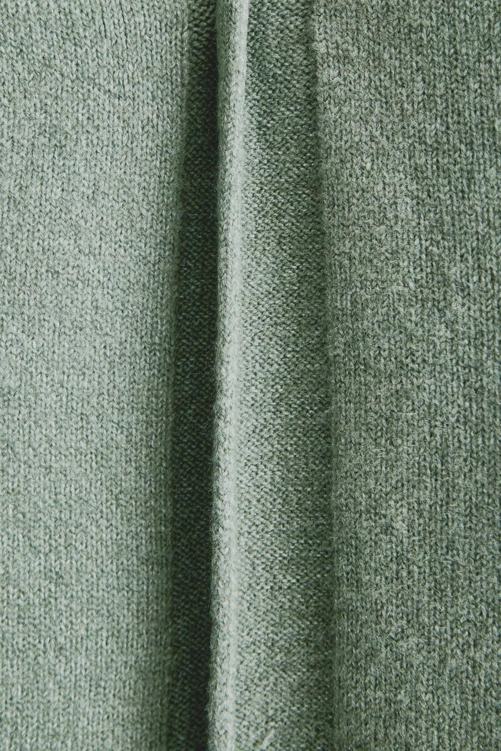 Кардиган из вязаного полотна