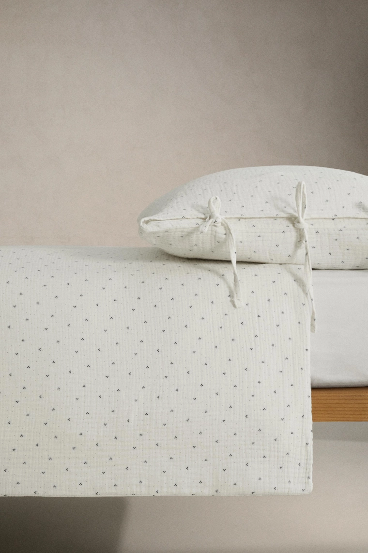 Детское покрывало из хлопкового муслина с узором в горошек