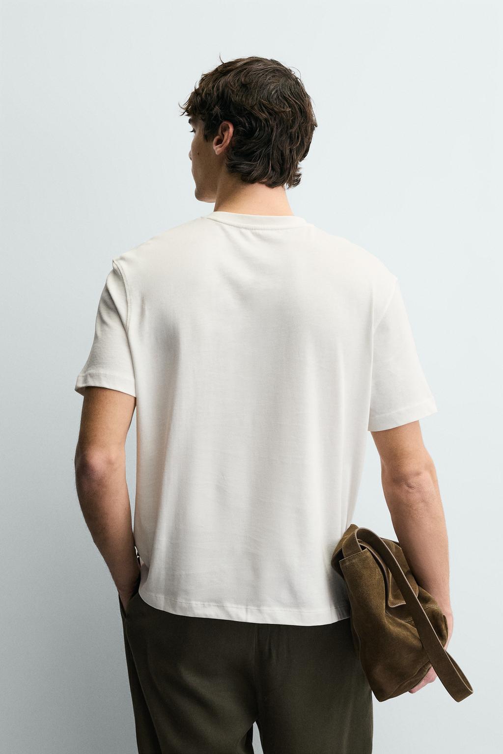 ФУТБОЛКА С КОНТРАСТНЫМ ПРИНТОМ