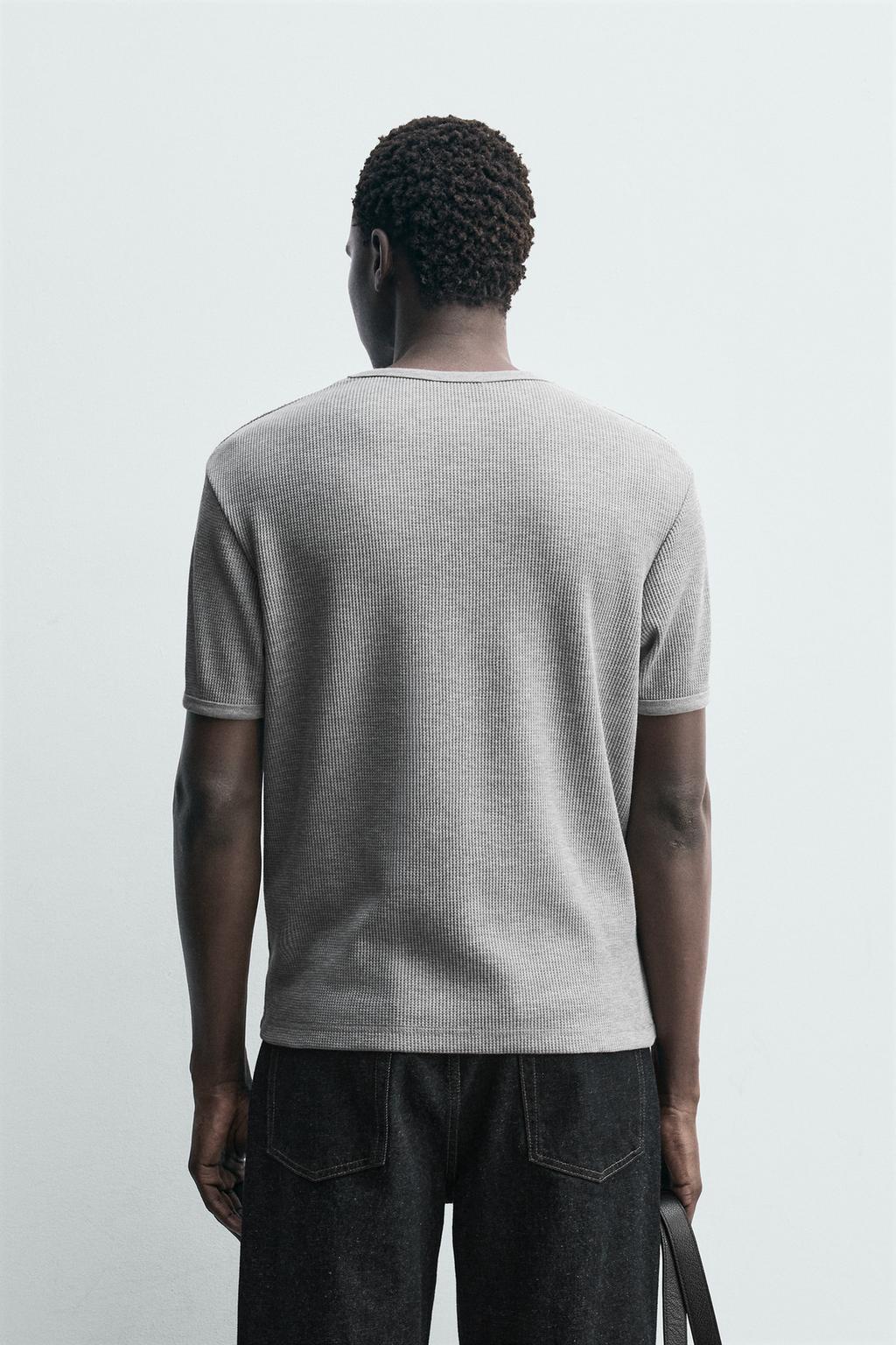 ФУТБОЛКА ИЗ РЕЛЬЕФНОГО ТРИКОТАЖА