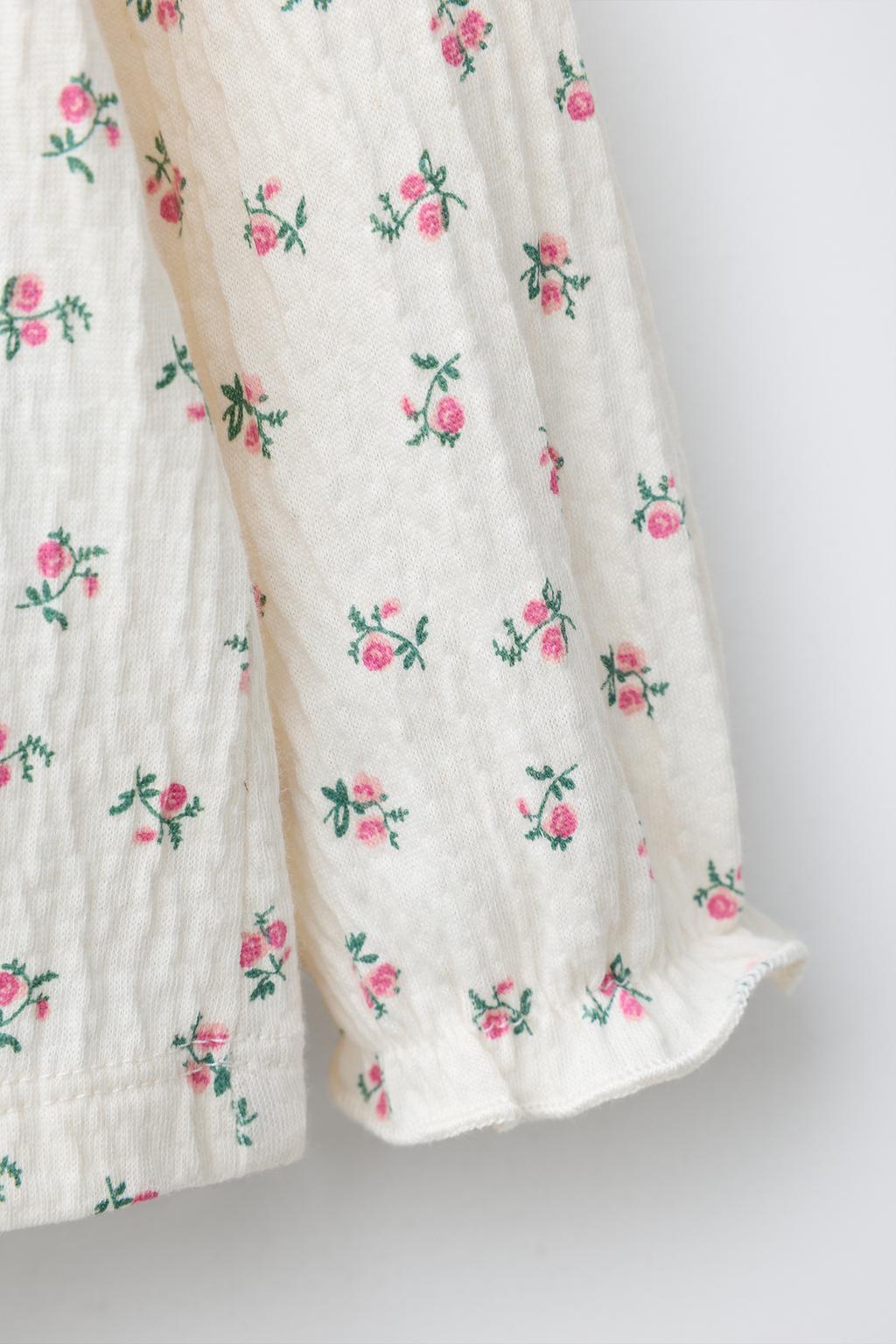 ФУТБОЛКА С ЦВЕТОЧНЫМ ПРИНТОМ