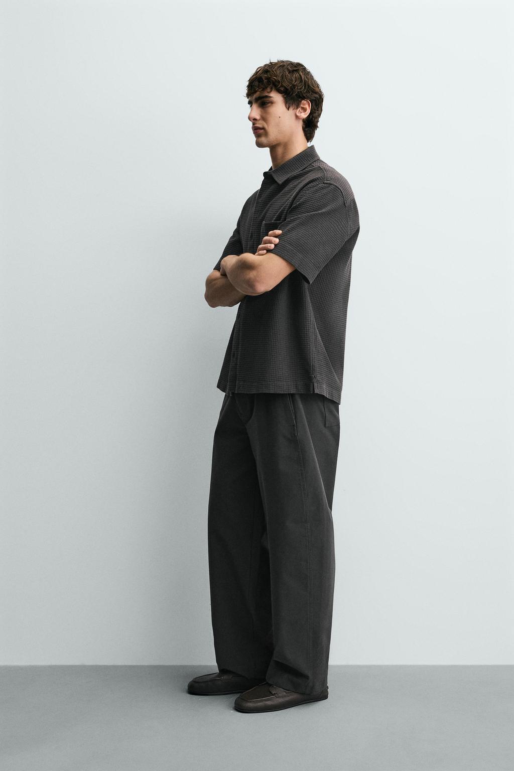 Рубашка с карманом и текстурой