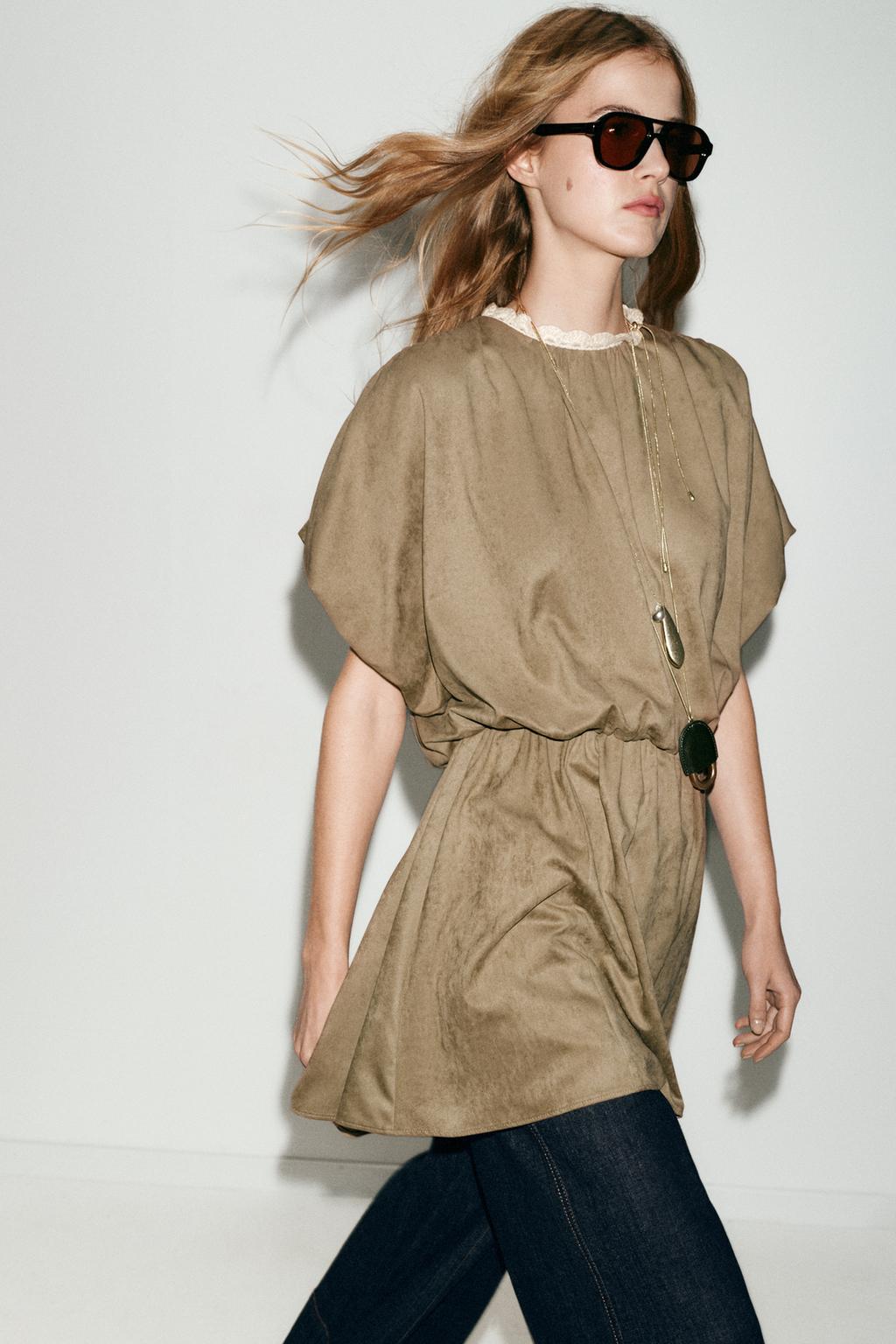 КОРОТКОЕ ПЛАТЬЕ ИЗ ИСКУССТВЕННОЙ ЗАМШИ