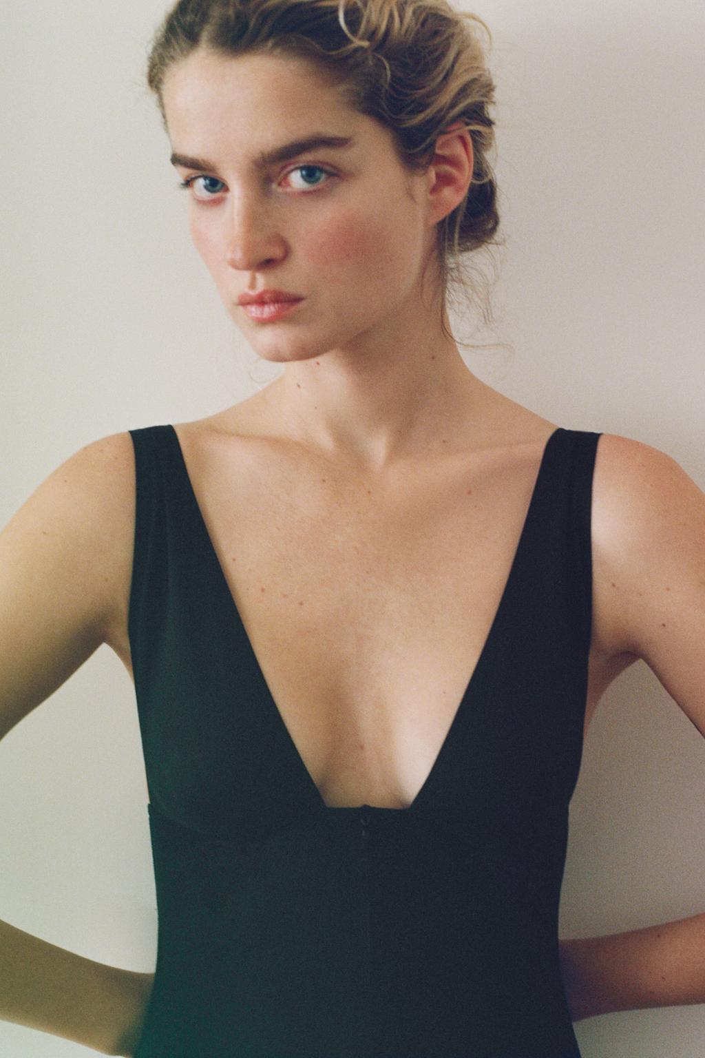 КОМБИНЕЗОН НА БРЕТЕЛЯХ С ПОЛИАМИДОМ И МОЛНИЕЙ