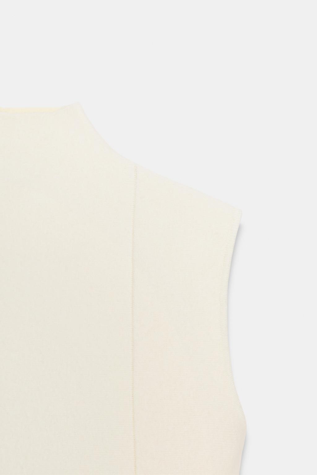 ТРИКОТАЖНЫЙ ТОП С БАСКОЙ