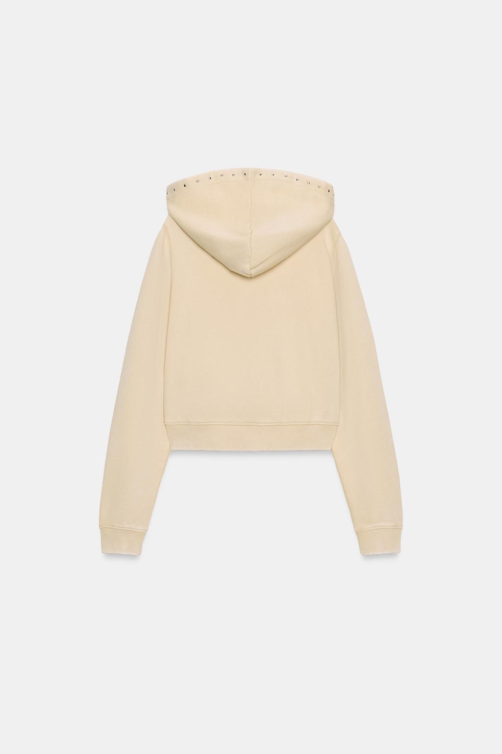 ХУДИ С ЗАКЛЕПКАМИ