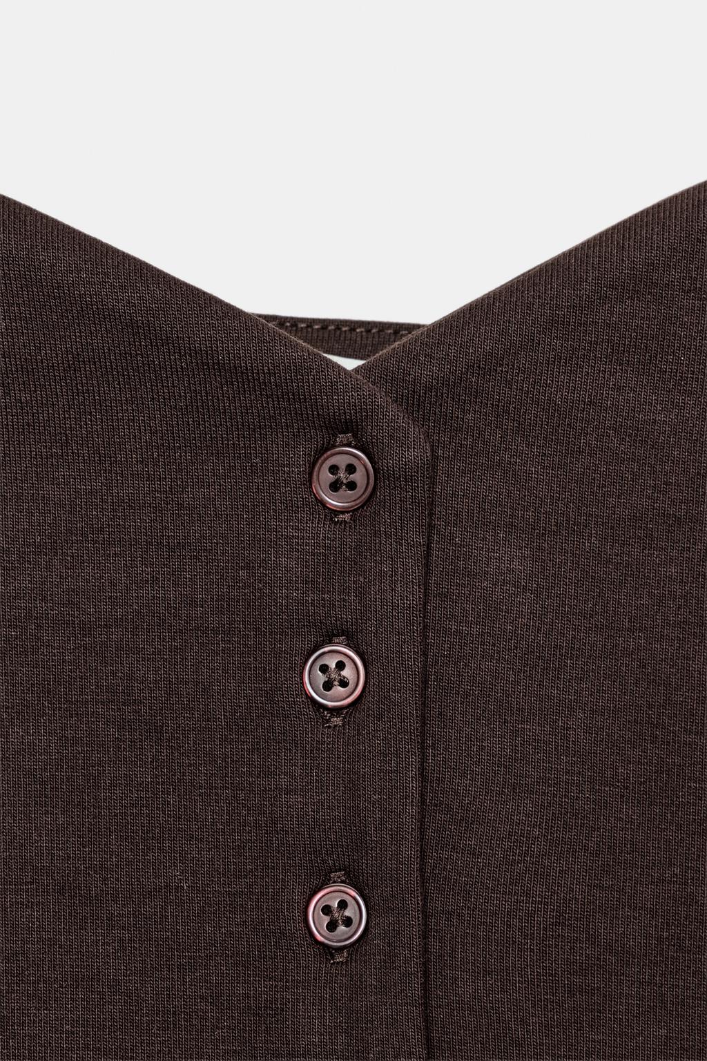 ТОП С ВЫРЕЗОМ СЕРДЕЧКОМ И ПУГОВИЦАМИ