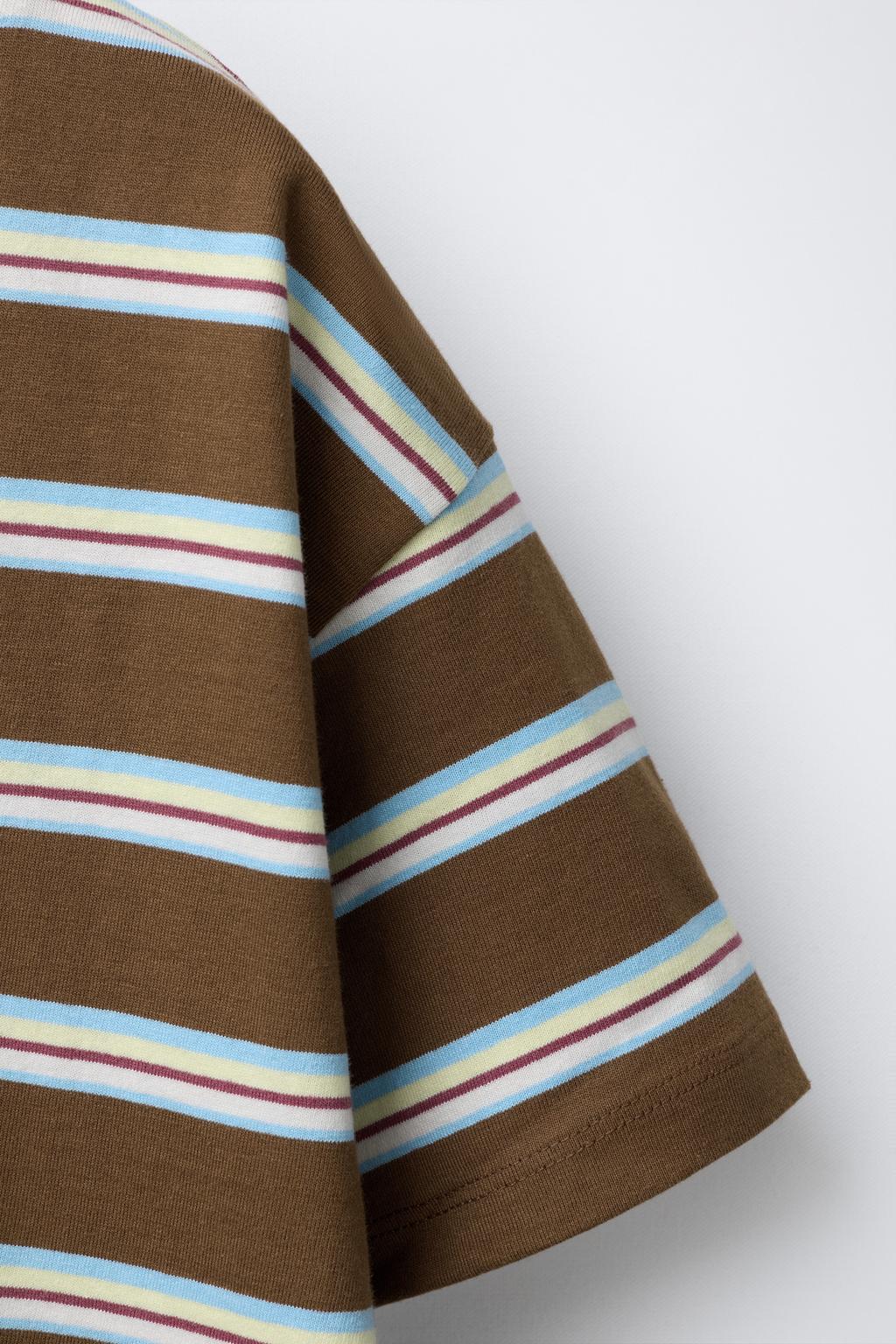 ФУТБОЛКА С ПРИНТОМ В ПОЛОСКУ