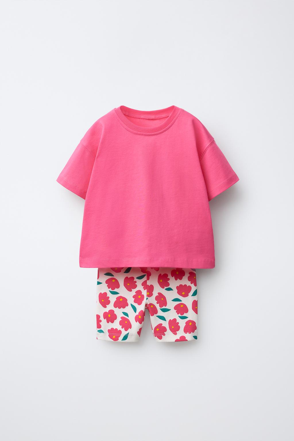 КОМПЛЕКТ ИЗ ФУТБОЛКИ И ВЕЛОСИПЕДНЫХ ЛЕГИНСОВ С ПРИНТОМ