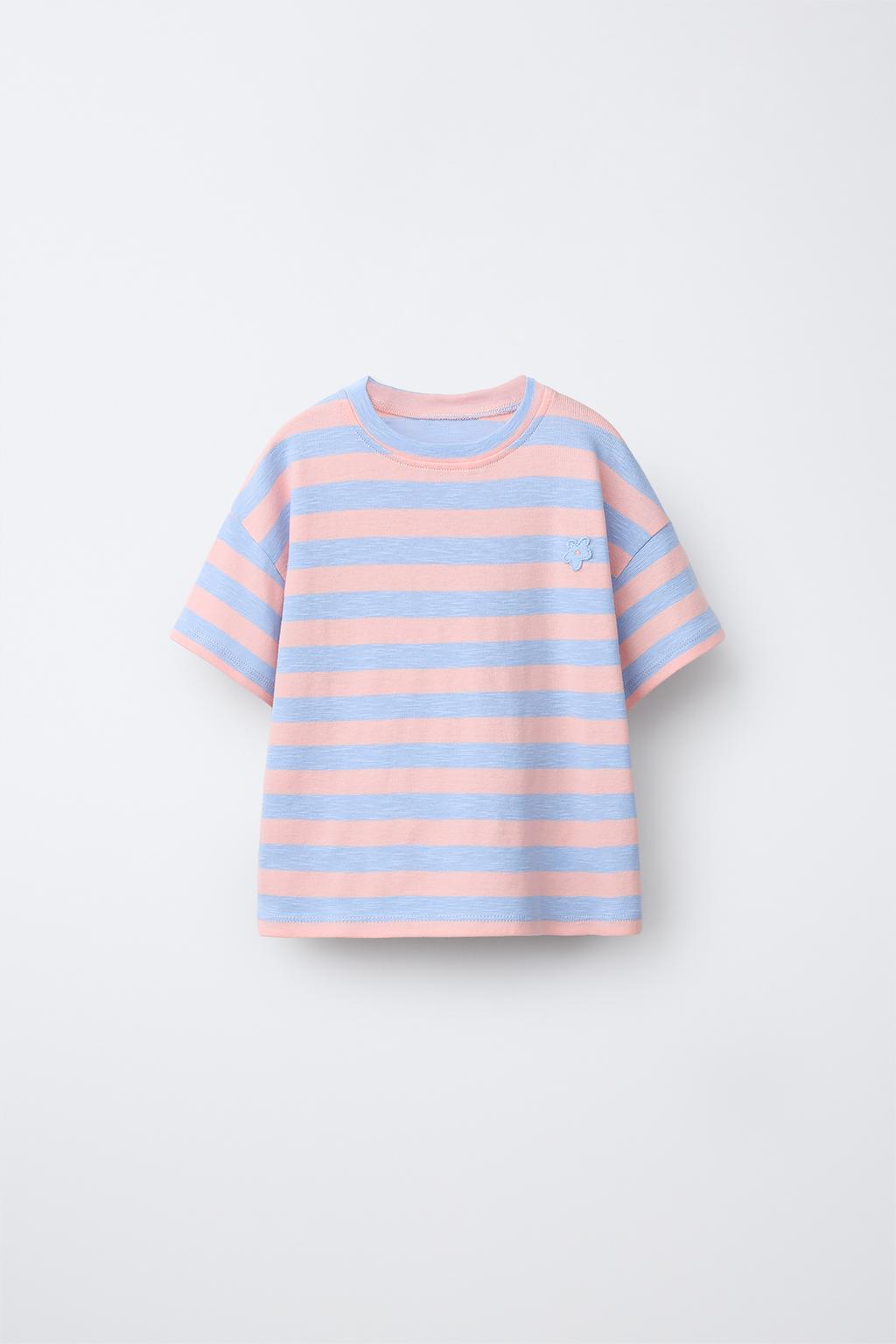 ФУТБОЛКА В ПОЛОСКУ С ЦВЕТОЧНОЙ НАШИВКОЙ