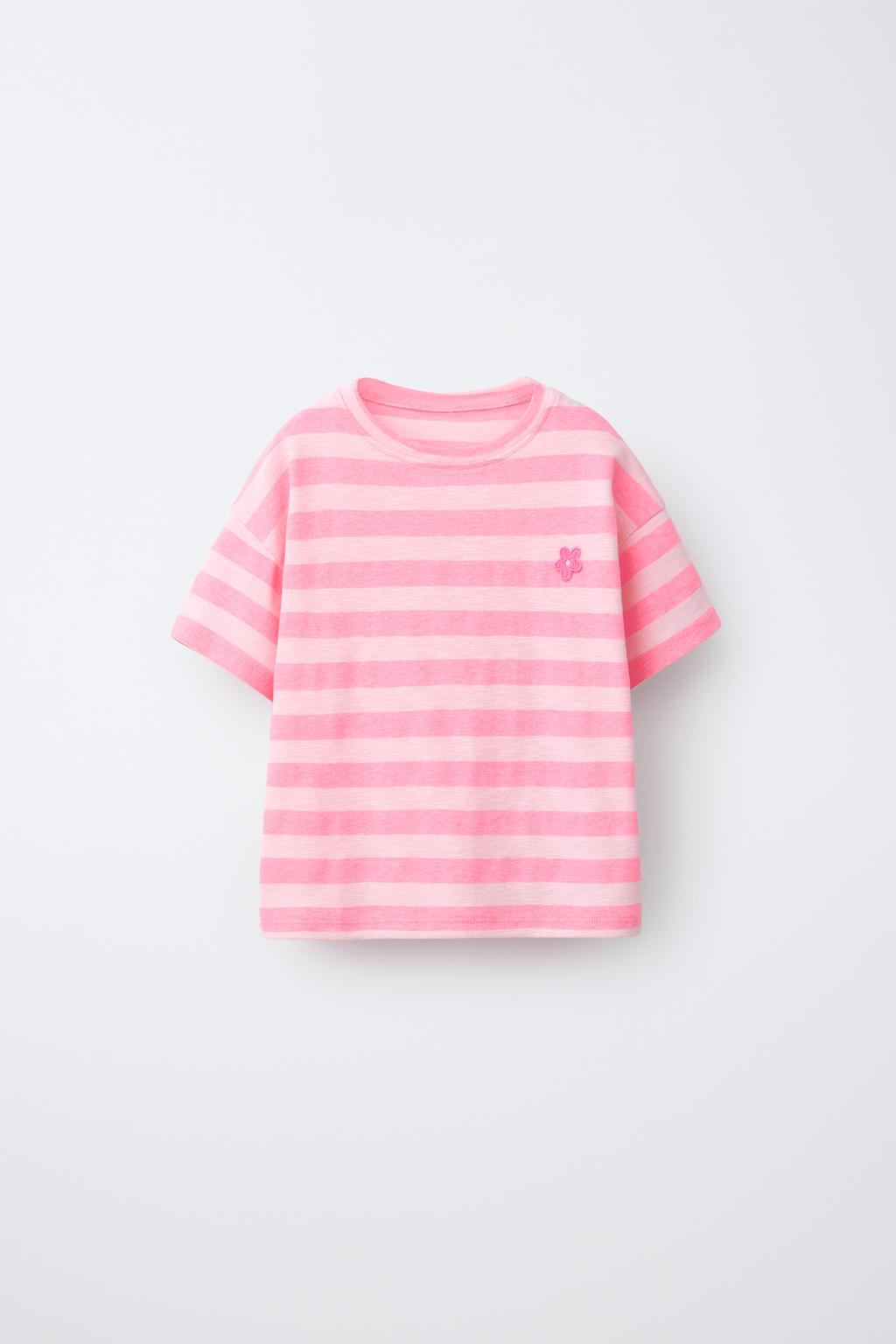 ФУТБОЛКА В ПОЛОСКУ С ЦВЕТОЧНОЙ НАШИВКОЙ