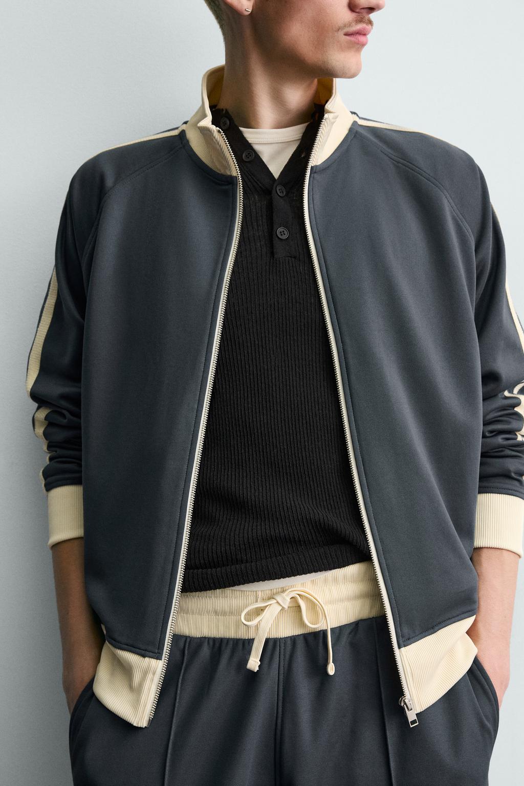 ТОЛСТОВКА НА МОЛНИИ С КОНТРАСТНЫМИ ПОЛОСАМИ