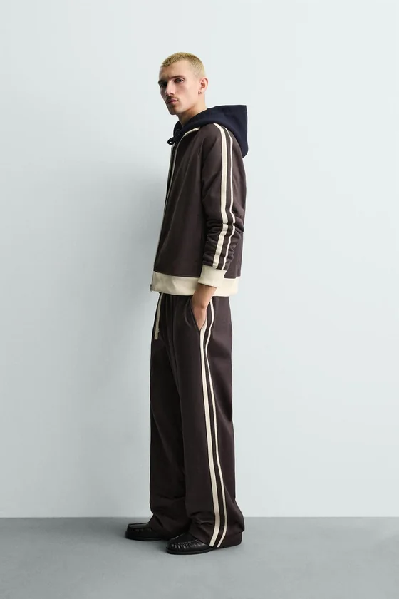 ДЖОГГЕРЫ WIDE FIT С ЛАМПАСАМИ