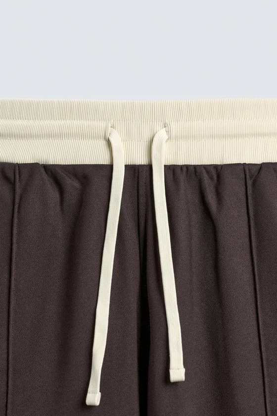 ДЖОГГЕРЫ WIDE FIT С ЛАМПАСАМИ
